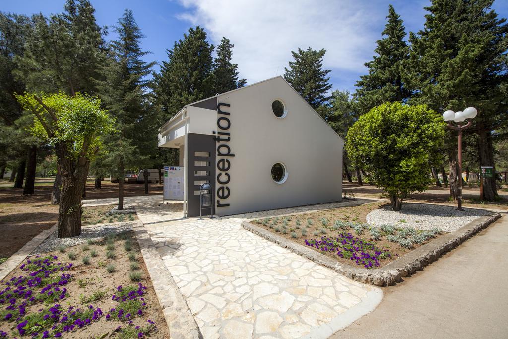 Camping Paklenica Starigrad Paklenica Exterior foto